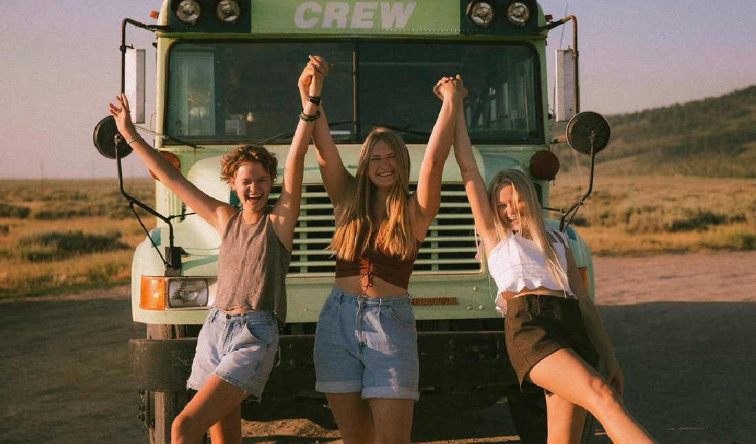 Quem Estamos Seguindo The Bam Bus Instagram — Gama Revista